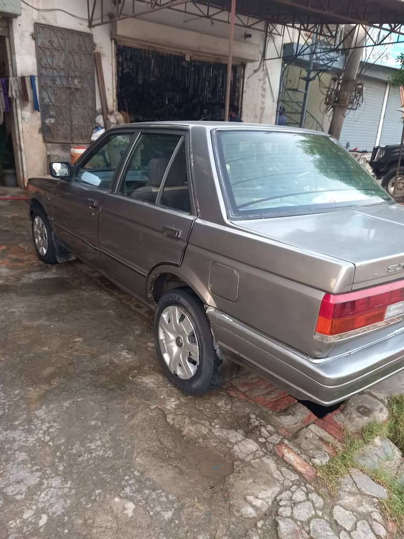 Nissan Sunny 1987 4