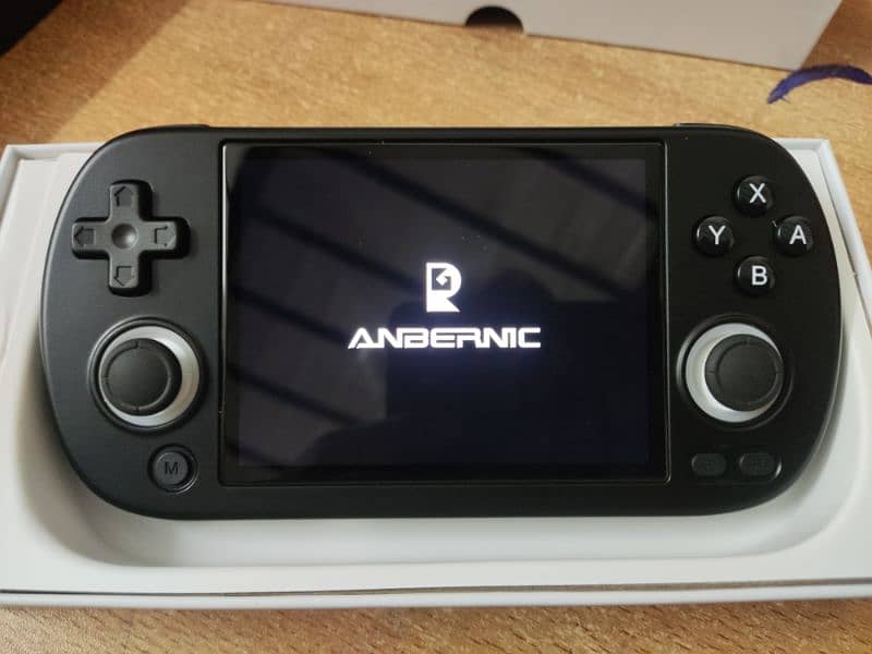 Anbernic RG40XX-H Retro Console - New 8