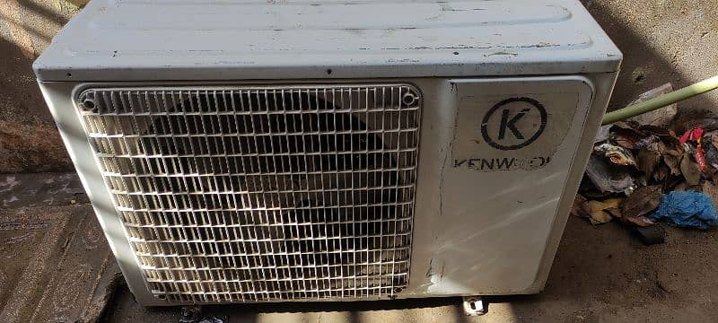 Kenwood Outdoor 1/5 Tun 10/10 Condition 2