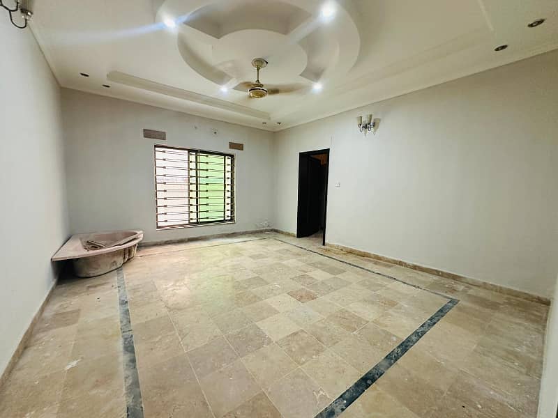 1 Kanal Double Unit House For Rent in Bahria Town Phase 3 9