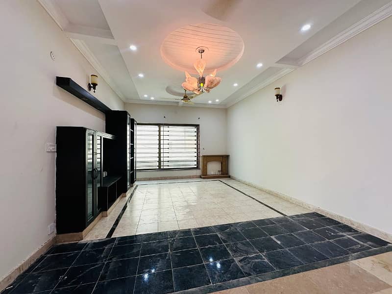 1 Kanal Double Unit House For Rent in Bahria Town Phase 3 15