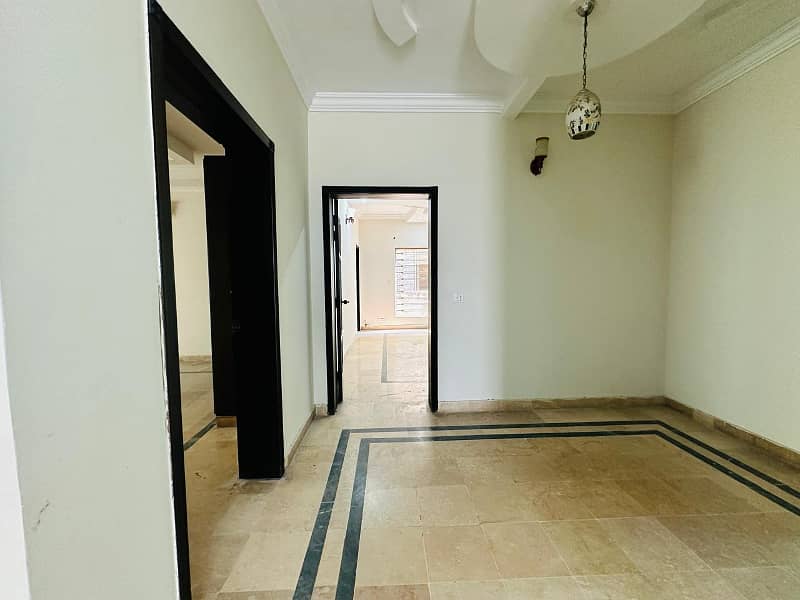 1 Kanal Double Unit House For Rent in Bahria Town Phase 3 19