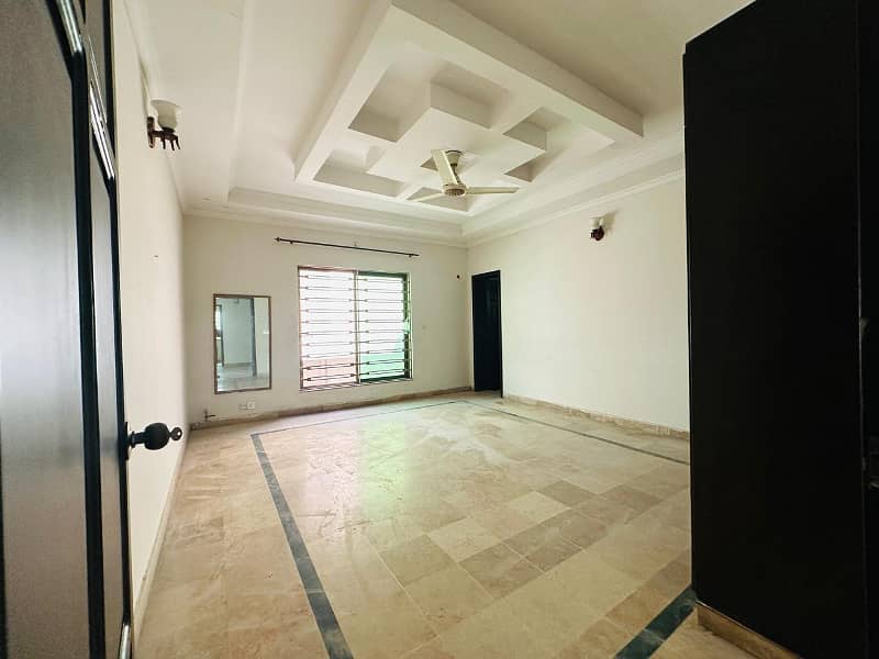 1 Kanal Double Unit House For Rent in Bahria Town Phase 3 21