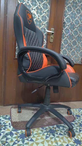 Fusion  cougar gaming chair 0