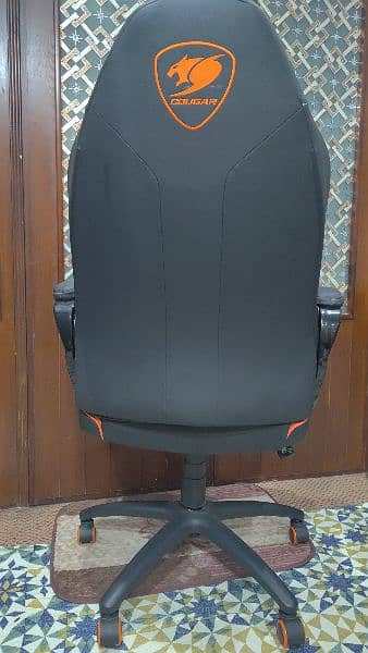 Fusion  cougar gaming chair 4