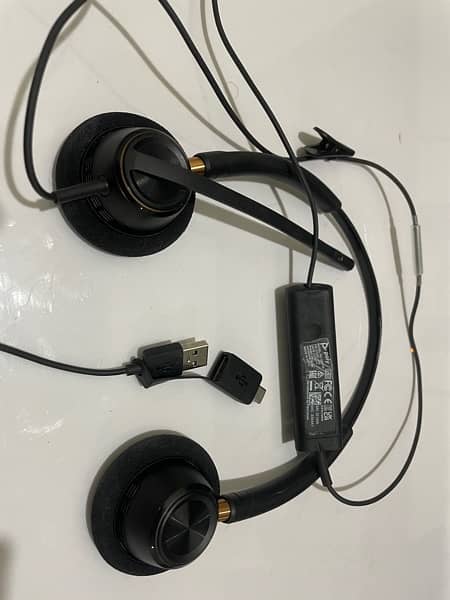 Noise cancellation Headphones USB plantronics | jabra | Logitech | 7