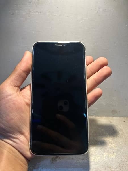 iPhone 11 white color non pta 64gb set with box ‪+92 370 4678376‬ 1