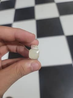 WhIte sapphire 10/10 Condition in Gold  Unheated non treated natural