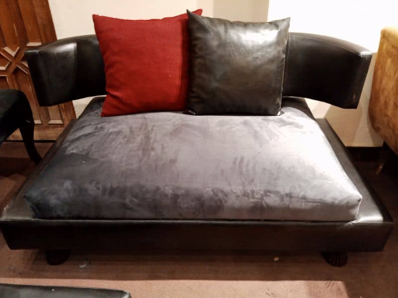 slightly used sofa set 3 2 1 seater call 03124049200 3