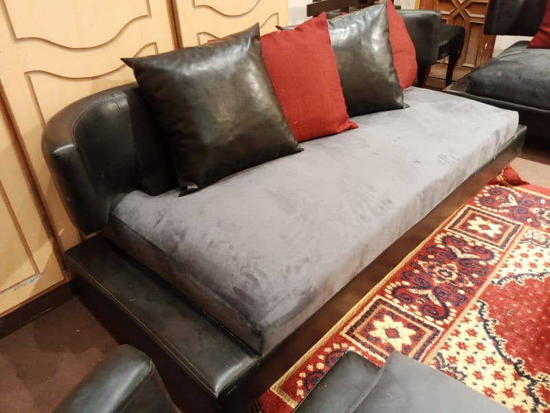 slightly used sofa set 3 2 1 seater call 03124049200 4