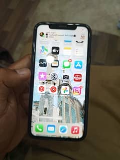 iPhone xr black colar non pta 4 months sim working