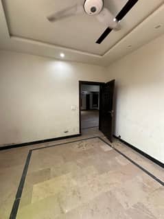 Portion for rent 2bed tv loung drawing room 3bath kichan pani bijli Gass sab sab available location walyat homes 0