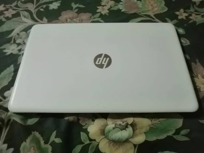 laptop hp used and in excellent condition Contact 03319503378 4