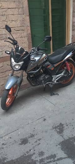 Honda cb150 f like new