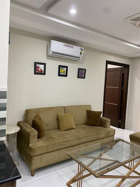 One bedroom flat for short stay like (3s4hrs ) for rent in bahria town 6