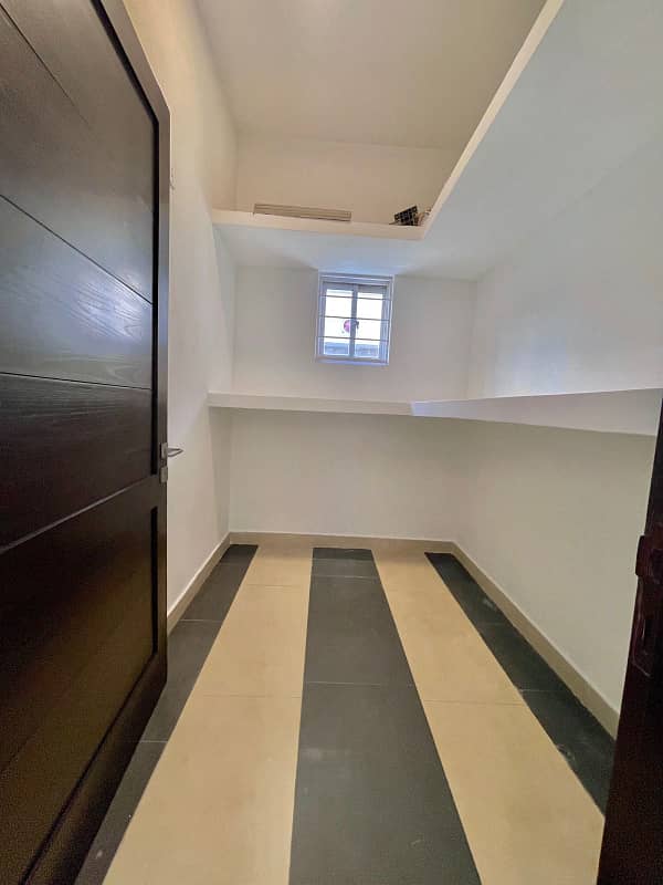 1 Kanal House Upper Portion For Rent in Phase 6 DHA Lahore (Original Pictures 4