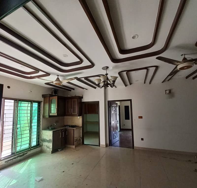 8 Marla House Available For Rent In Umar Block Sector B Bahria Town Lahore 4