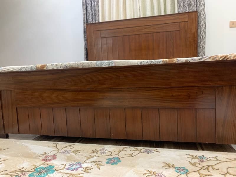 sheesham wood king size bed with 2 side tables 6