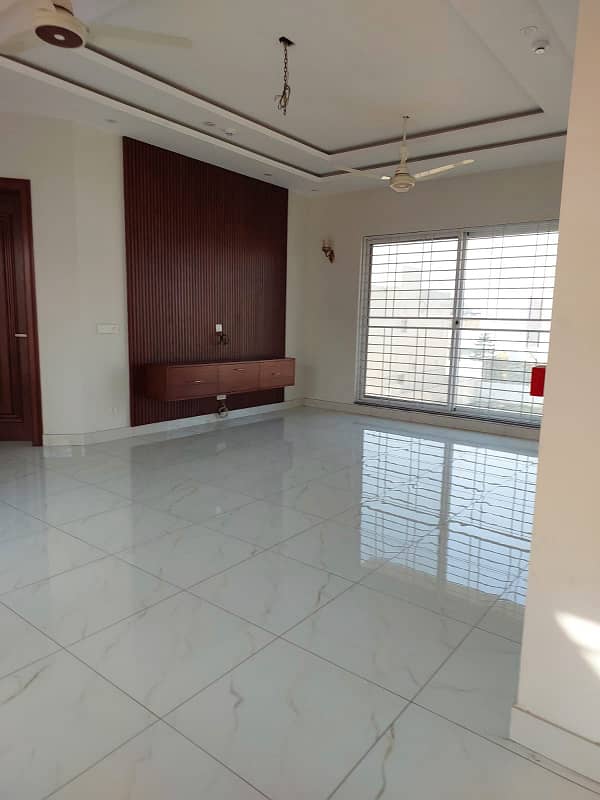 Upper Portion For Rent of 1 Kanal House in Phase 6 DHA Lahore (100% Original Pictures) 7