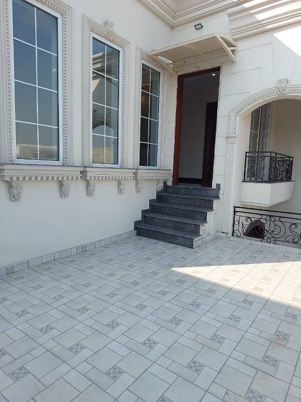 Upper Portion For Rent of 1 Kanal House in Phase 6 DHA Lahore (100% Original Pictures) 8