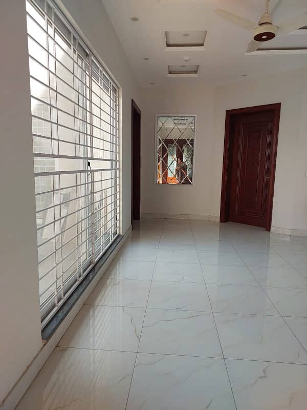 Upper Portion For Rent of 1 Kanal House in Phase 6 DHA Lahore (100% Original Pictures) 9