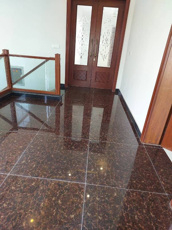 Upper Portion For Rent of 1 Kanal House in Phase 6 DHA Lahore (100% Original Pictures) 12