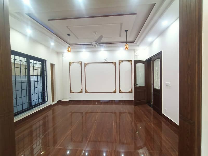 1 Kanal Like New House Available For Rent In Bahria Town Lahore. 13