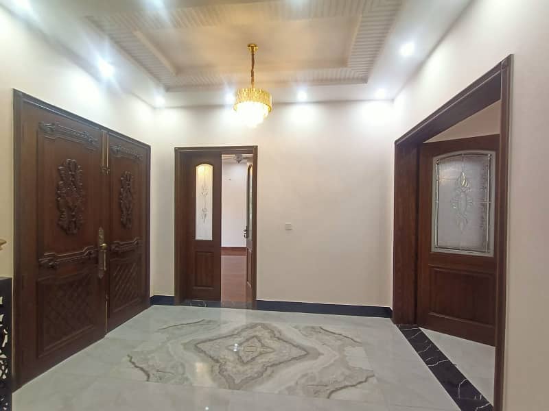 1 Kanal Like New House Available For Rent In Bahria Town Lahore. 15