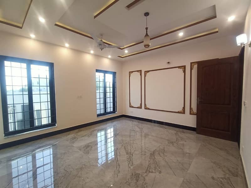 1 Kanal Like New House Available For Rent In Bahria Town Lahore. 16