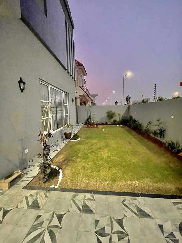 1 Kanal House Upper Portion For Rent in Phase 7 Near Fairways Commercial 19