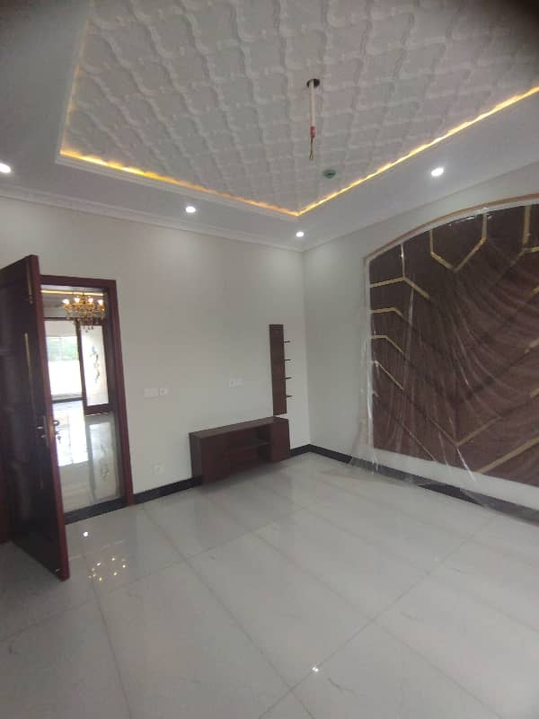 12 Maral Beautiful House For Rent Near All Facilities 8