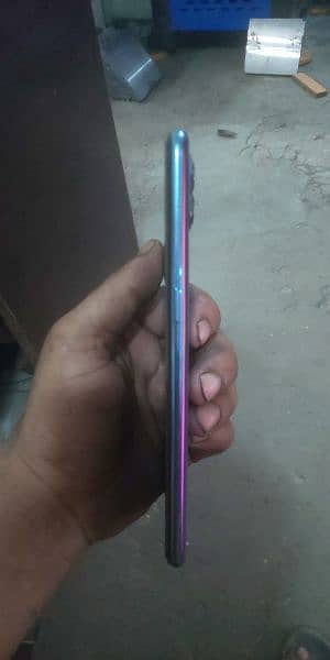 oppo F17 Pro 3