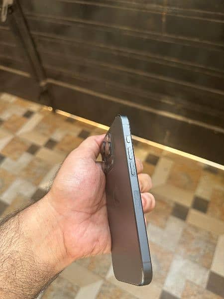 Iphone 15 pro JV 10/10 ( 128 GB ) Black 1