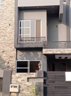 Brand New 10marla house available for rent in phase 3 bahria town Rawalpindi