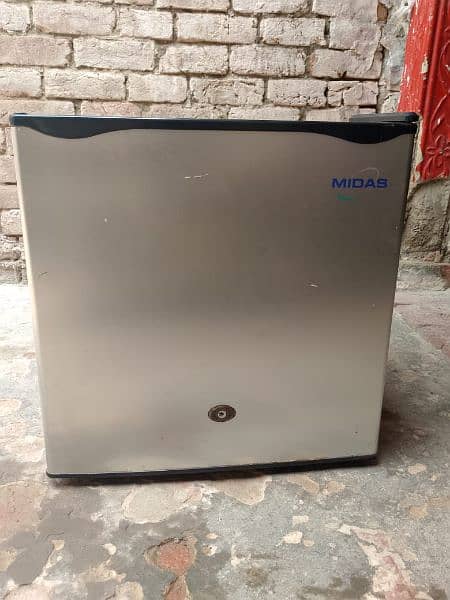 MIDAS mini fridge 0