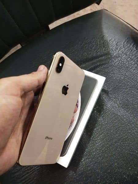 i phone X's max 4