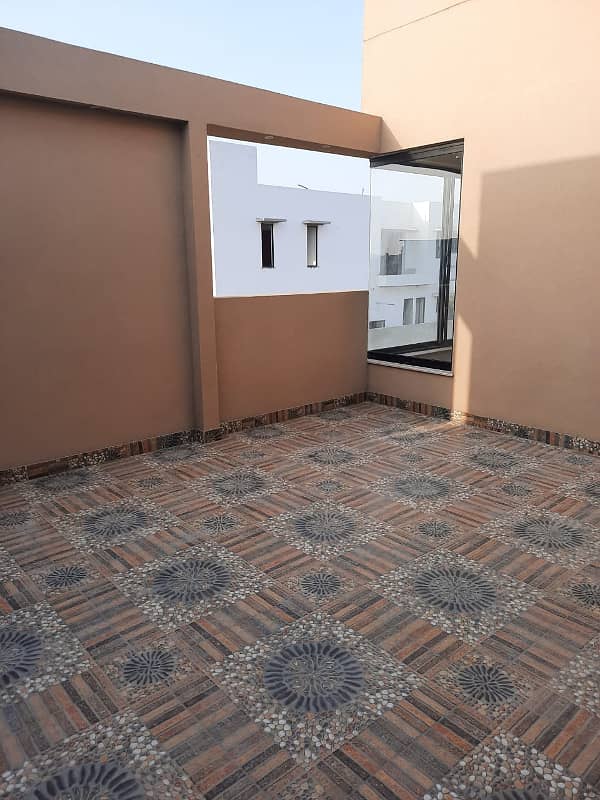 1 Kanal House Upper Portion For Rent in Phase 7 Near Golf Club Resort (Original Pictures) 2