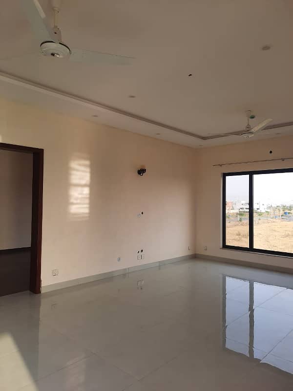 1 Kanal House Upper Portion For Rent in Phase 7 Near Golf Club Resort (Original Pictures) 19