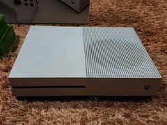 Xbox one s 1tb with box stand and 5 AAA games without controller