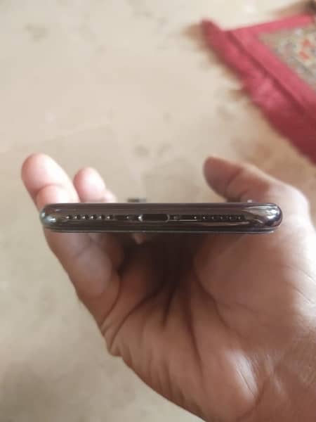 IPhone X non PTA  64 4