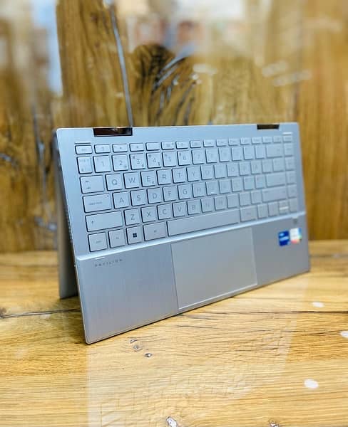 Hp Pavilion 14 x360 2-in-1 i5-12th Gen 8Gb Ram 512Gb SSD Intel Iris Xe 8