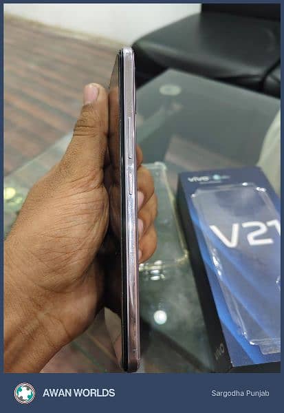 vivo v21 (8+4)(128)(03094654736) 9