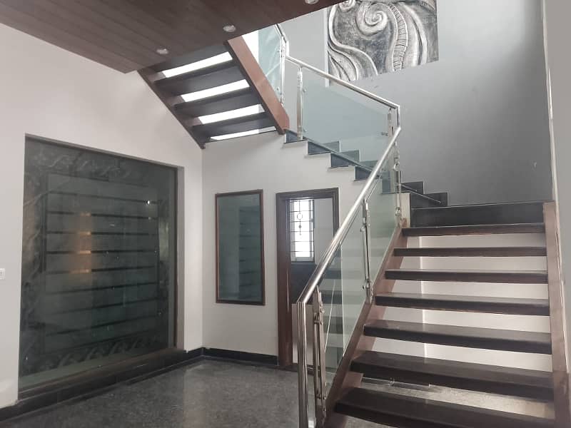 1 Kanal House Upper Portion For Rent in Phase 4 DHA Lahore Prime Location 1