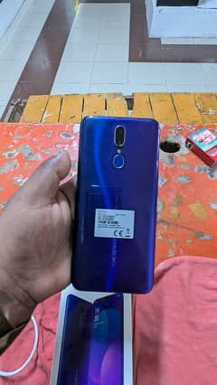 oppo f11 4gp 64gp condition saaf hai box change hai Sath