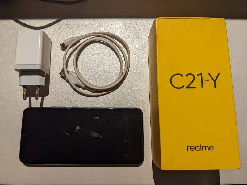 Realme C21-Y 4/64 official approved with box charger 1