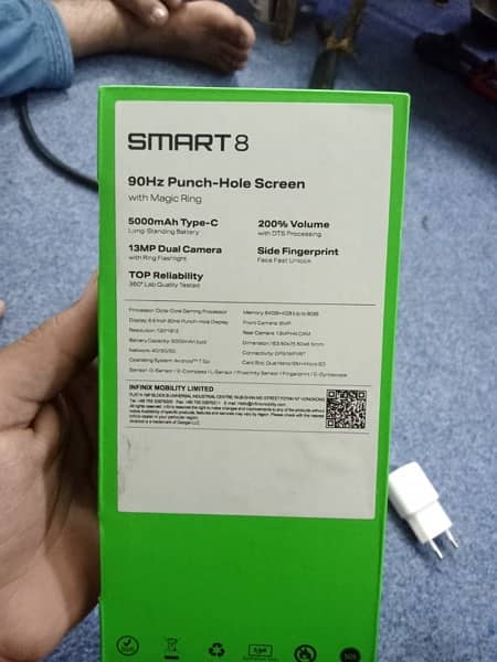 infinix smart8 box complete ha only2 month used memry4/64 batery5000MH 10