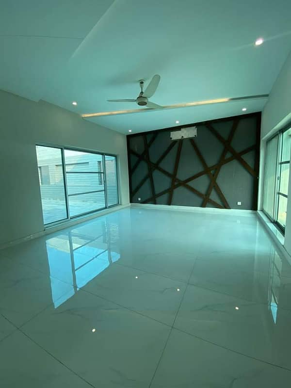 10 marla full house Available For Rent In DHA Phase 3 Lahore At Super Hot Location. 10