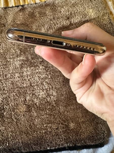 iPhone Xs  512 GB NON PTA 4