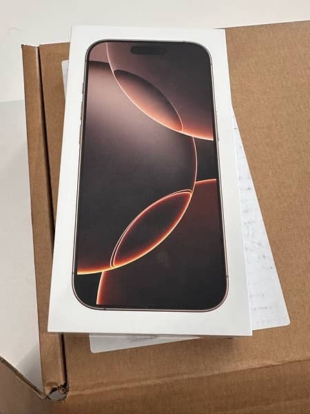 iPhone 16 Pro - Desert Titanium - 256 GB 4