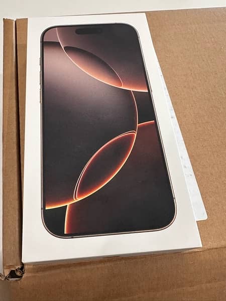 iPhone 16 Pro - Desert Titanium - 256 GB 5